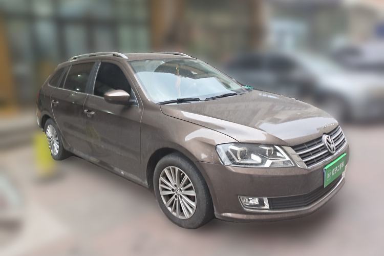 Used Volkswagen Gran Lavida 2013 1.4 TSI Automatic Comfort Model Front Right 45 Deg