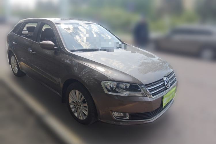 Used Volkswagen Gran Lavida 2013 1.6L Manual Comfort Model Front Right 45 Deg
