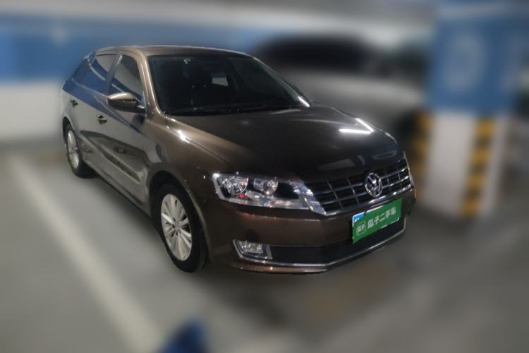 Used Volkswagen Gran Lavida 2013 1.4 TSI Automatic Comfort Model Front Right 45 Deg