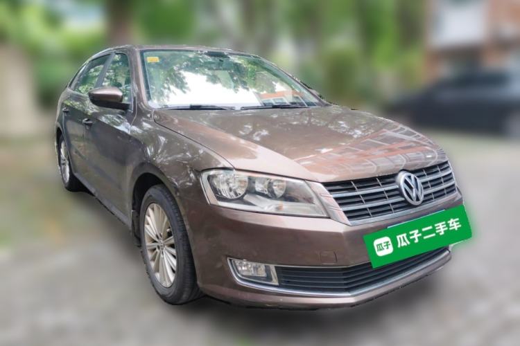 Used Volkswagen Gran Lavida 2013 1.4 TSI Automatic Comfort Model Front Right 45 Deg