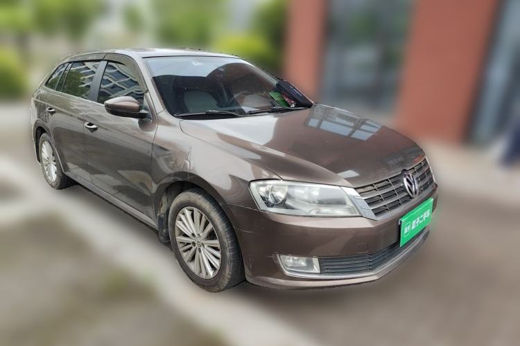 Used Volkswagen Gran Lavida 2013 1.4 TSI Manual Comfort Model Front Right 45 Deg