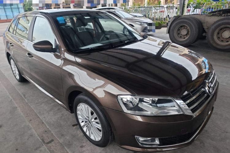 Used Volkswagen Gran Lavida 2013 1.4 TSI Manual Comfort Model Front Right 45 Deg