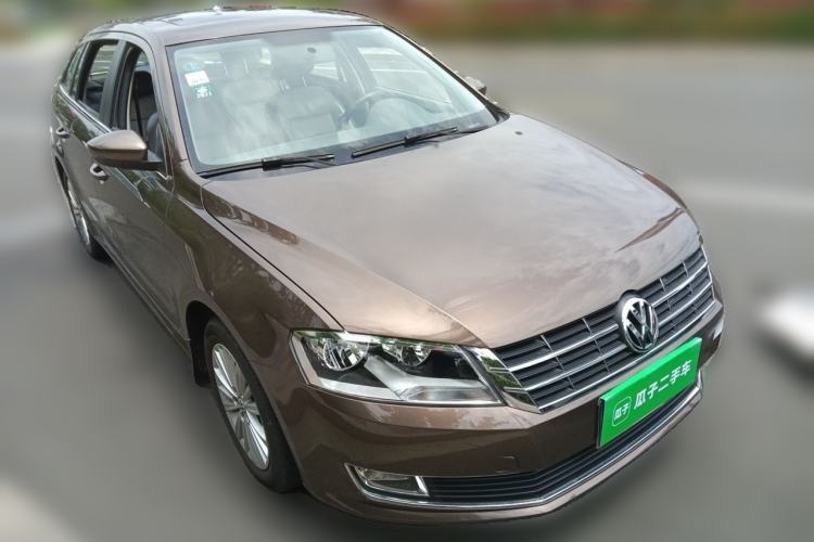 Used Volkswagen Gran Lavida 2013 1.4 TSI Automatic Comfort Model Front Right 45 Deg