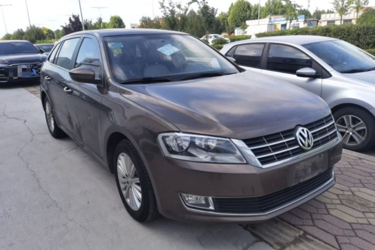 Used Volkswagen Gran Lavida 2013 1.6L Automatic Comfort Model Front Right 45 Deg