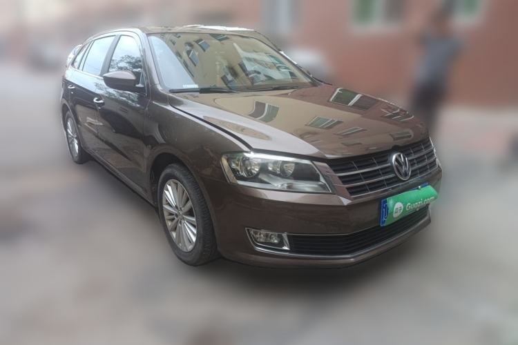 Used Volkswagen Gran Lavida 2013 1.4 TSI Automatic Comfort Model Front Right 45 Deg