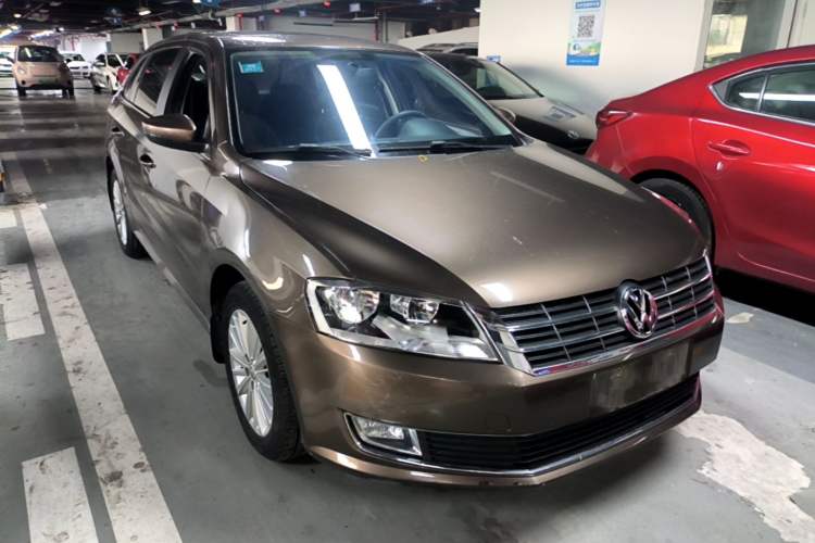 Used Volkswagen Gran Lavida 2013 1.6L Manual Comfort Model Front Right 45 Deg