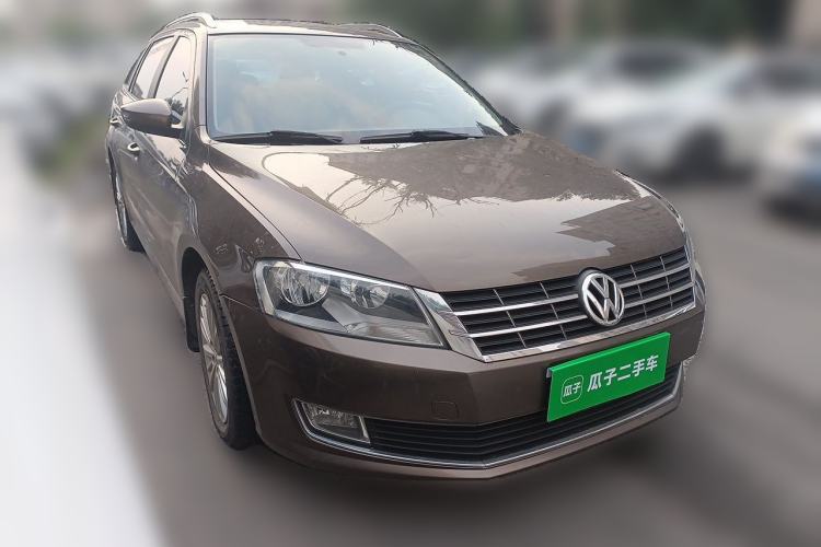 Used Volkswagen Gran Lavida 2013 1.4 TSI Automatic Comfort Model Front Right 45 Deg