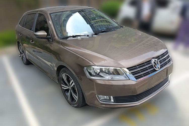 Used Volkswagen Gran Lavida 2013 1.4 TSI Manual Comfort Model Front Right 45 Deg
