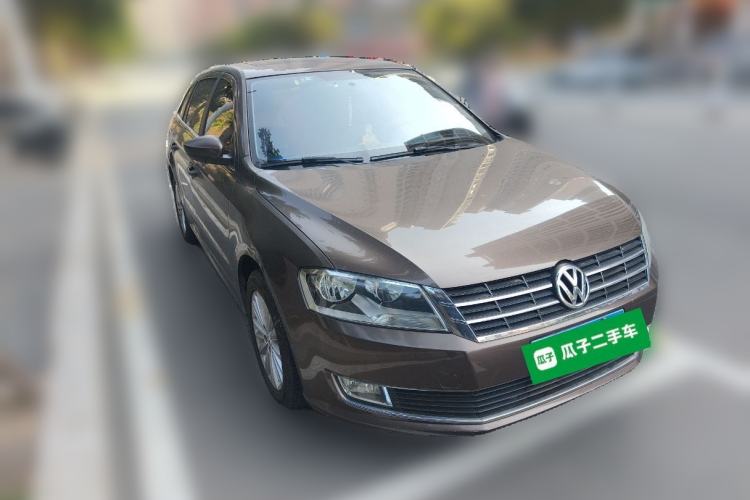 Used Volkswagen Gran Lavida 2013 1.4 TSI Automatic Comfort Model Front Right 45 Deg