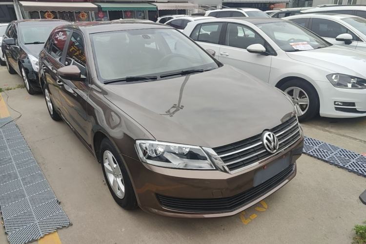 Used Volkswagen Gran Lavida 2013 1.6L Automatic Fashion Model Front Right 45 Deg