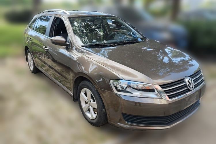Used Volkswagen Gran Lavida 2013 1.6L Automatic Fashion Model Front Right 45 Deg