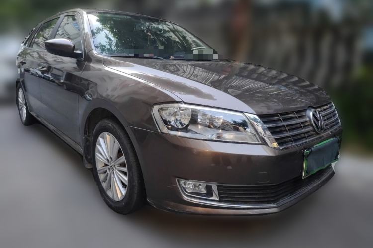 Used Volkswagen Gran Lavida 2013 1.6L Automatic Comfort Model Front Right 45 Deg