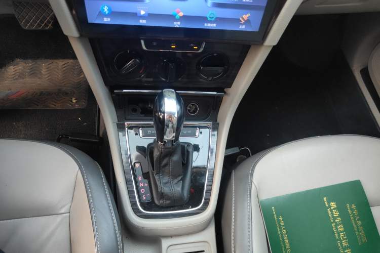 Used Volkswagen Gran Lavida 2013 1.6L Automatic Comfort Model Gear Lever