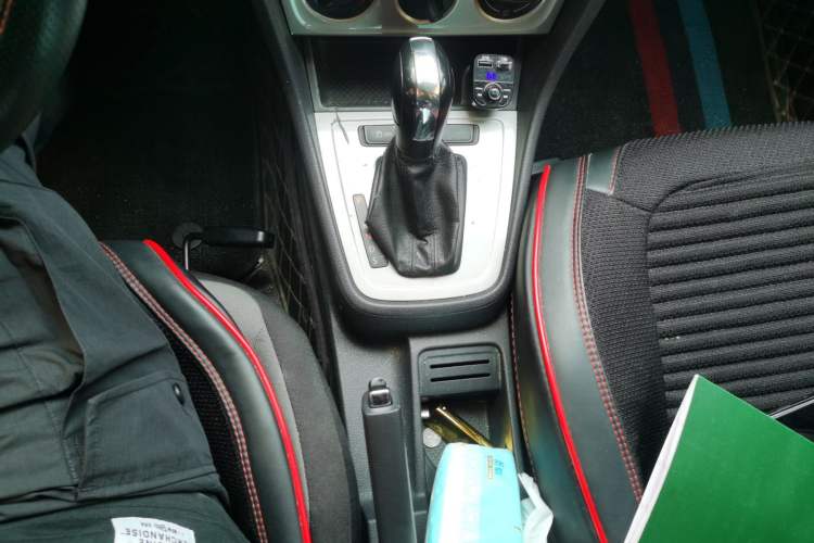 Used Volkswagen Gran Lavida 2013 1.6L Automatic Fashion Model Gear Lever