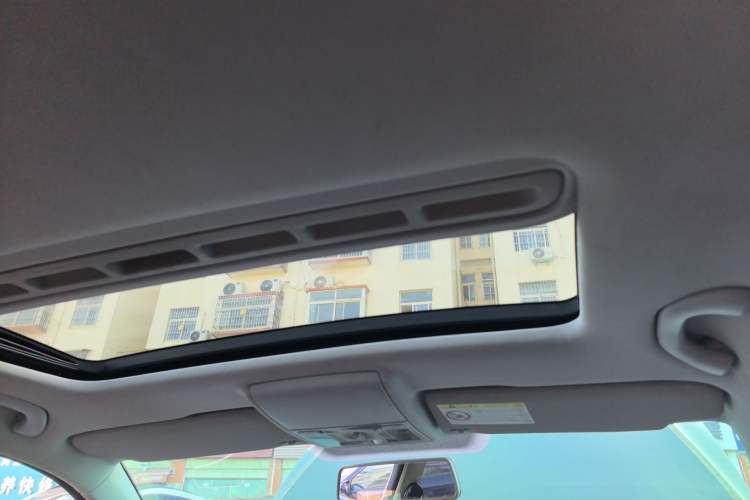 Used Volkswagen Gran Lavida 2013 1.6L Manual Comfort Model Headliner