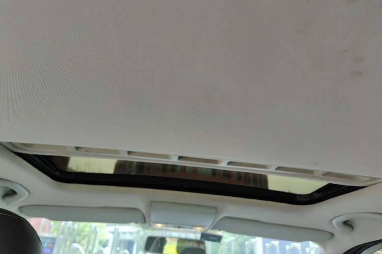 Used Volkswagen Gran Lavida 2013 1.4 TSI Manual Comfort Model Headliner