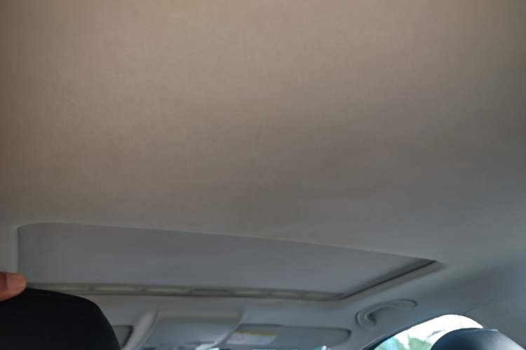 Used Volkswagen Gran Lavida 2013 1.4 TSI Manual Comfort Model Headliner