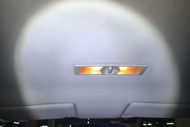 Used Volkswagen Gran Lavida 2013 1.6L Manual Fashion Model Headliner