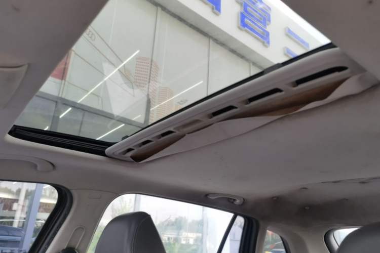 Used Volkswagen Gran Lavida 2013 1.6L Automatic Comfort Model Headliner