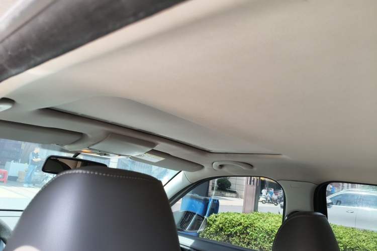 Used Volkswagen Gran Lavida 2013 1.6L Automatic Comfort Model Headliner