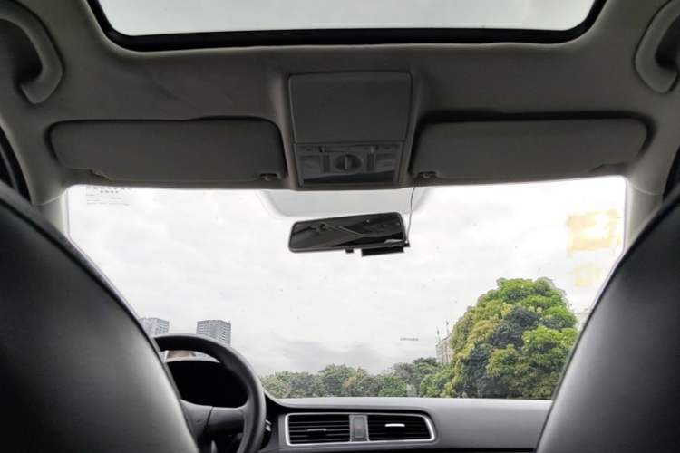 Used Volkswagen Gran Lavida 2013 1.6L Automatic Comfort Model Headliner