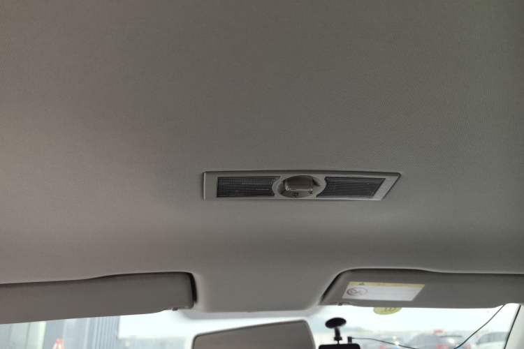 Used Volkswagen Gran Lavida 2013 1.6L Automatic Fashion Model Headliner