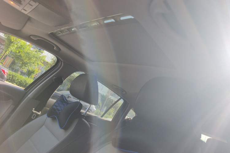 Used Volkswagen Gran Lavida 2013 1.4 TSI Automatic Comfort Model Headliner