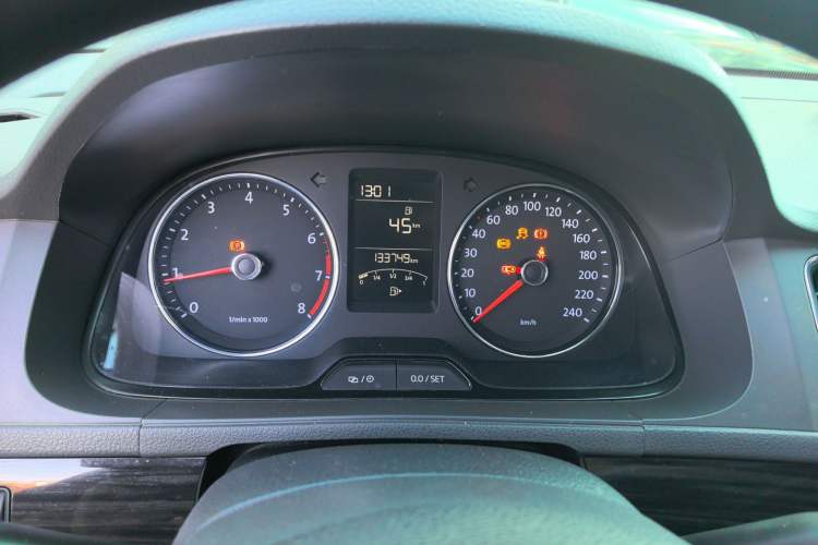 Used Volkswagen Gran Lavida 2013 1.6L Manual Comfort Model Instrument Cluster