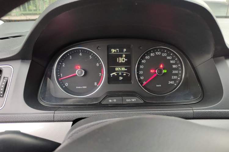 Used Volkswagen Gran Lavida 2013 1.4 TSI Automatic Comfort Model Instrument Cluster