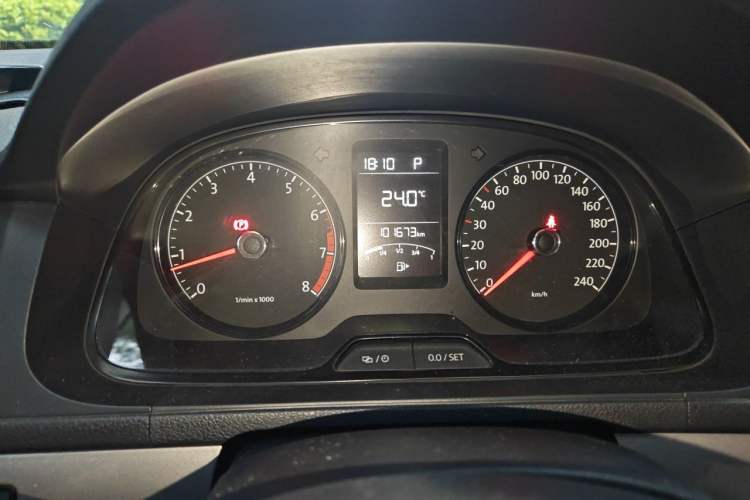 Used Volkswagen Gran Lavida 2013 1.6L Automatic Fashion Model Instrument Cluster