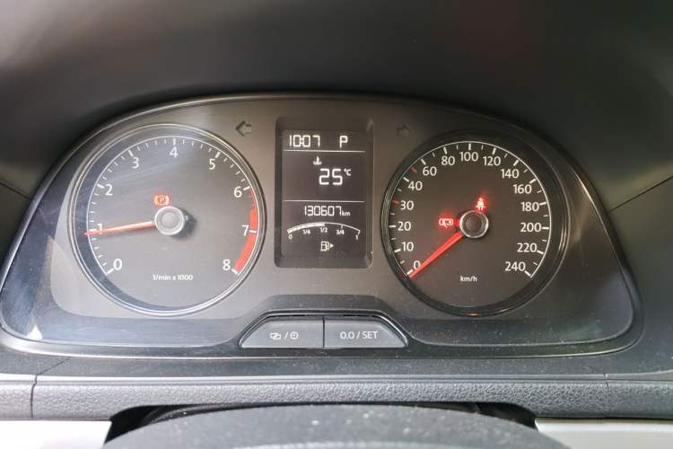 Used Volkswagen Gran Lavida 2013 1.6L Automatic Fashion Model Instrument Cluster