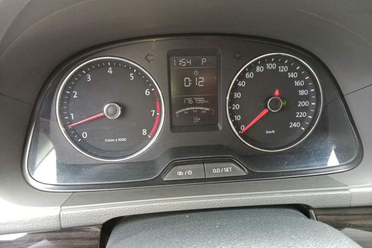 Used Volkswagen Gran Lavida 2013 1.4 TSI Automatic Comfort Model Instrument Cluster