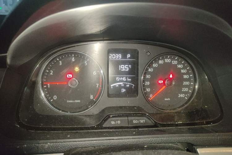 Used Volkswagen Gran Lavida 2013 1.4 TSI Automatic Comfort Model Instrument Cluster