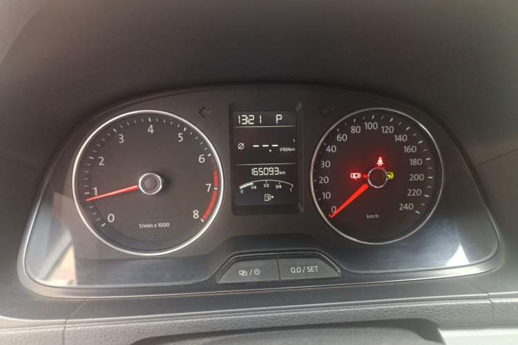Used Volkswagen Gran Lavida 2013 1.4 TSI Automatic Comfort Model Instrument Cluster