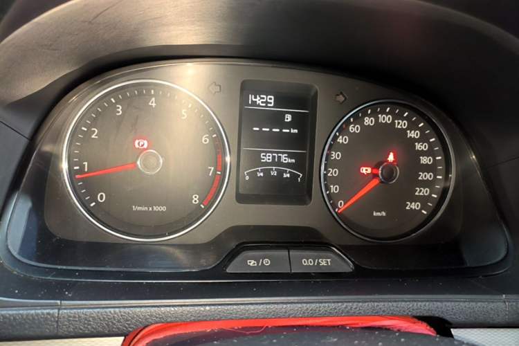 Used Volkswagen Gran Lavida 2013 1.6L Manual Comfort Model Instrument Cluster