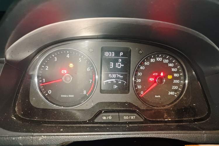 Used Volkswagen Gran Lavida 2013 1.4 TSI Automatic Comfort Model Instrument Cluster