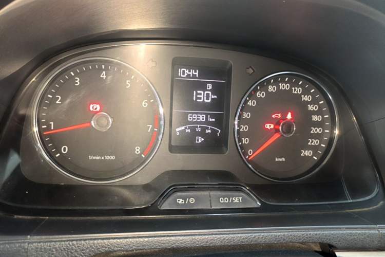 Used Volkswagen Gran Lavida 2013 1.6L Manual Comfort Model Instrument Cluster