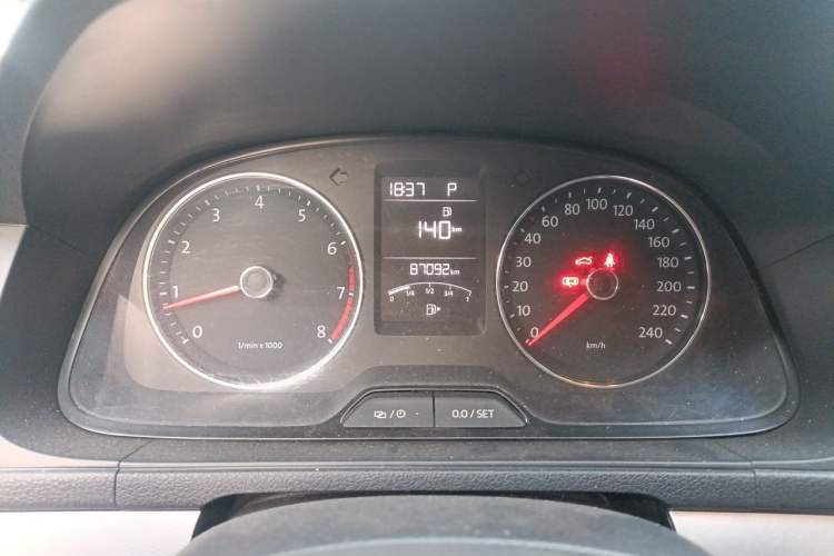 Used Volkswagen Gran Lavida 2013 1.4 TSI Automatic Comfort Model Instrument Cluster