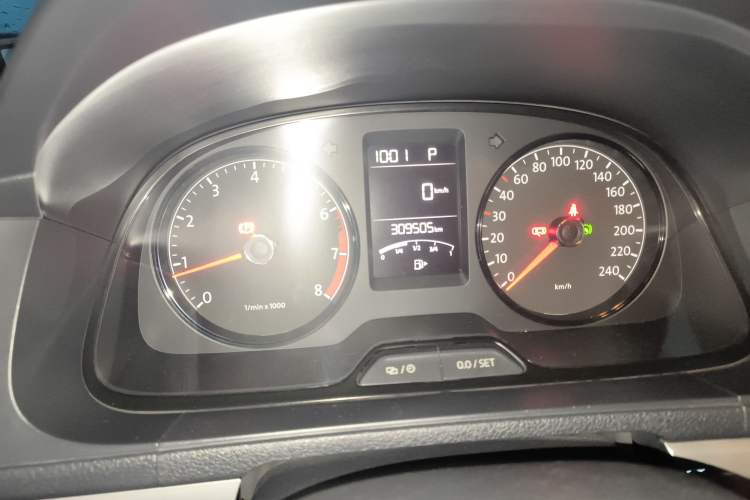 Used Volkswagen Gran Lavida 2013 1.6L Automatic Fashion Model Instrument Cluster