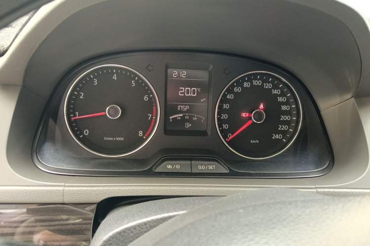 Used Volkswagen Gran Lavida 2013 1.4 TSI Manual Comfort Model Instrument Cluster