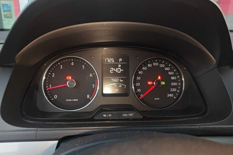 Used Volkswagen Gran Lavida 2013 1.6L Automatic Comfort Model Instrument Cluster