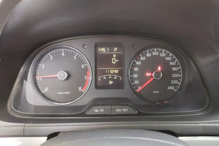 Used Volkswagen Gran Lavida 2013 1.6L Automatic Fashion Model Instrument Cluster