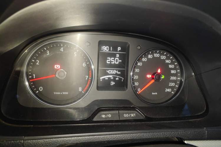 Used Volkswagen Gran Lavida 2013 1.6L Automatic Comfort Model Instrument Cluster