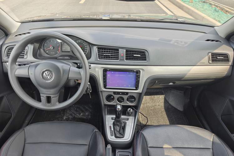 Used Volkswagen Gran Lavida 2013 1.6L Automatic Fashion Model Interior 3