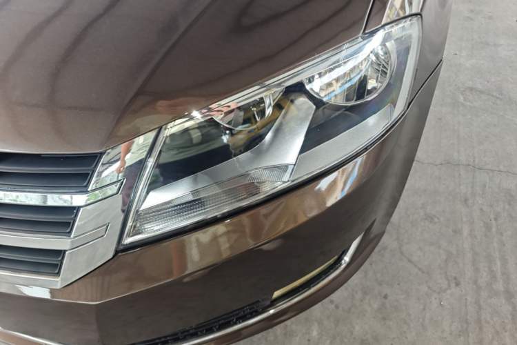 Used Volkswagen Gran Lavida 2013 1.4 TSI Manual Comfort Model Left Front Headlight