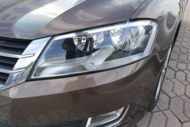 Used Volkswagen Gran Lavida 2013 1.6L Automatic Comfort Model Left Front Headlight