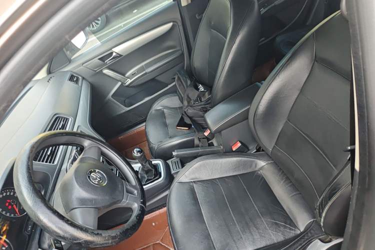 Used Volkswagen Gran Lavida 2013 1.6L Manual Comfort Model Left Front Seat