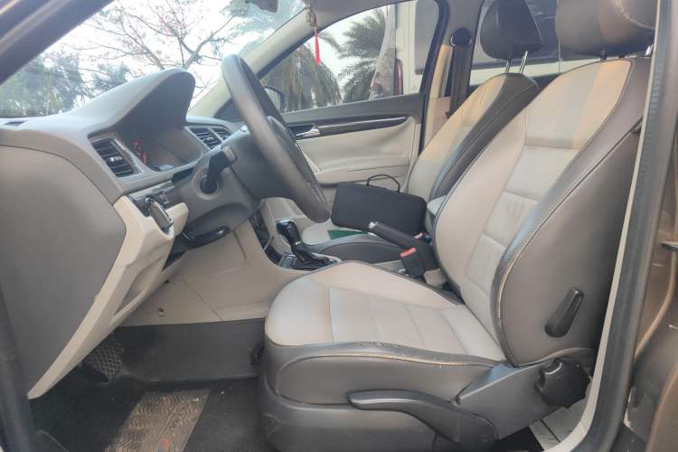 Used Volkswagen Gran Lavida 2013 1.6L Automatic Comfort Model Left Front Seat