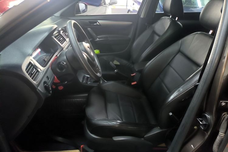 Used Volkswagen Gran Lavida 2013 1.6L Manual Comfort Model Left Front Seat