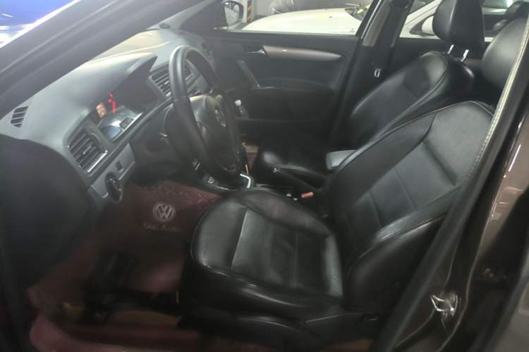 Used Volkswagen Gran Lavida 2013 1.6L Manual Comfort Model Left Front Seat